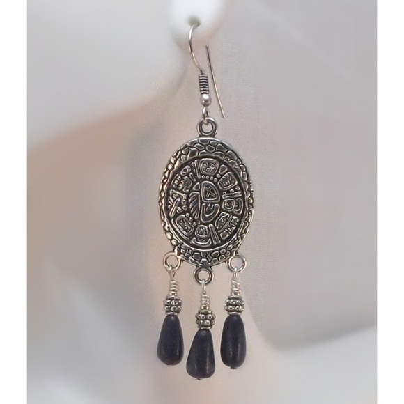 Lapis Lazuli & Silver Oval Tribal Shield Earrings - Picture 2 of 3
